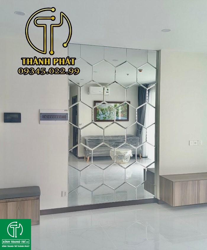 Gương Dán Tường Quận 12