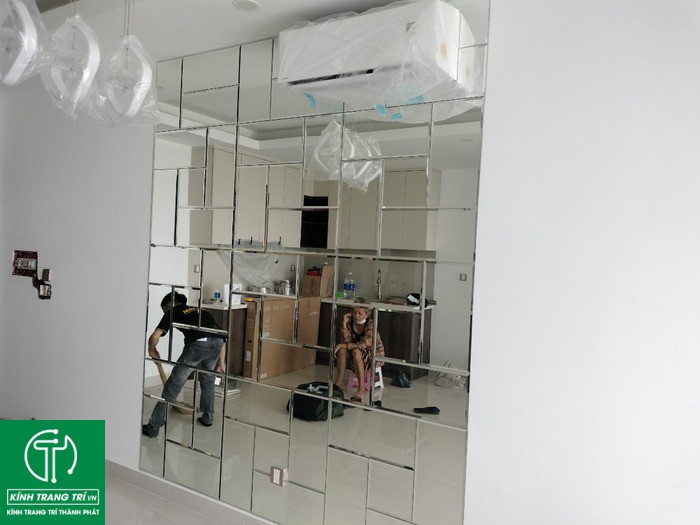 Gương Dán Tường Quận 7