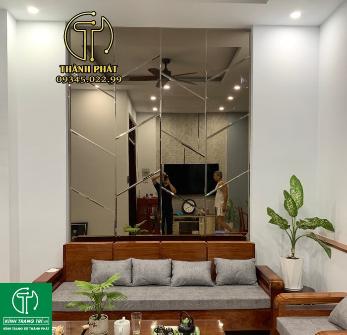 Gương Dán Tường Quận 8