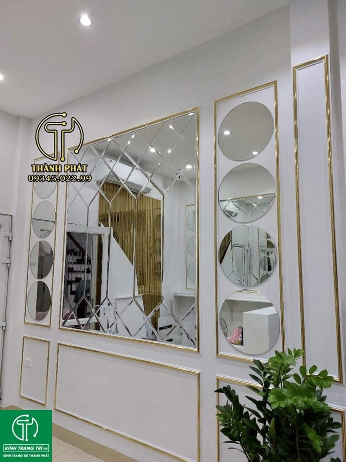 Gương Dán Tường Quận 9