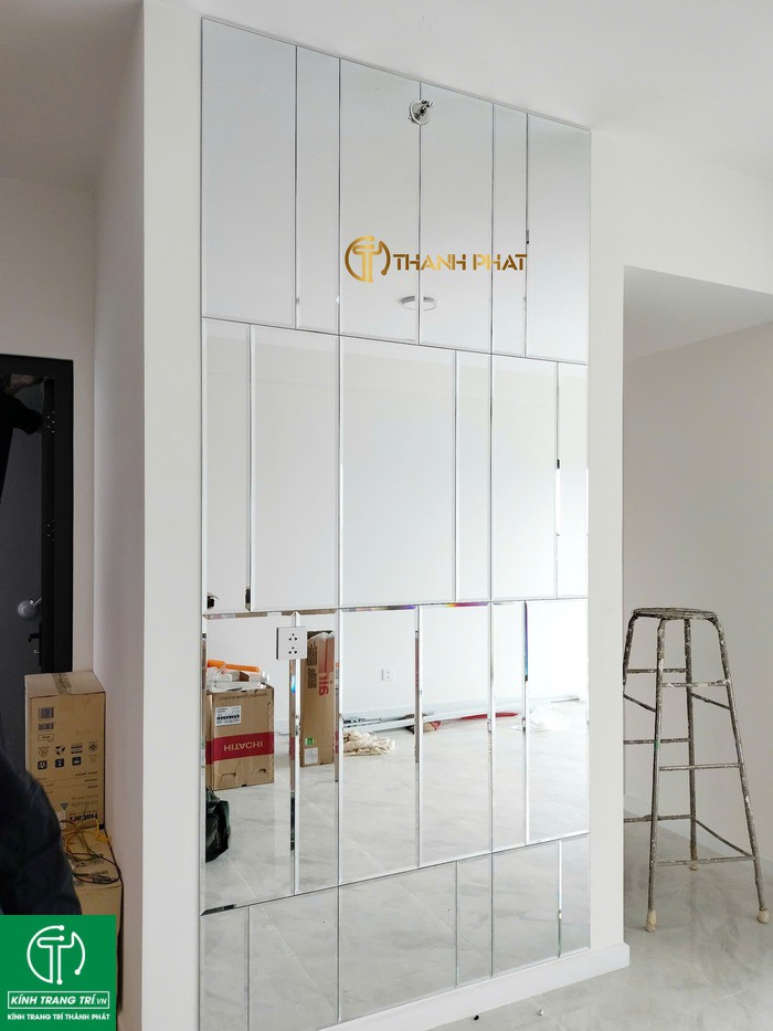 Gương Dán Tường Quận Phú Nhuận
