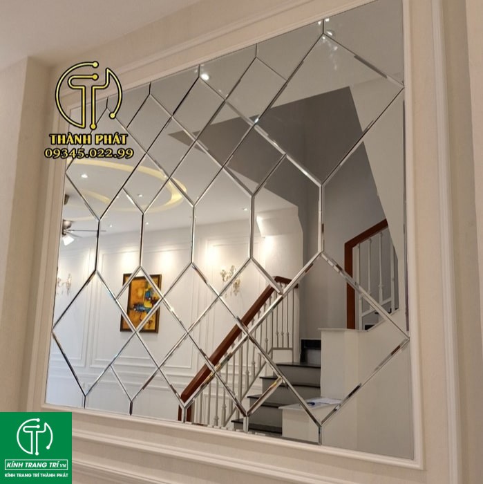 Gương Dán Tường Quận 4