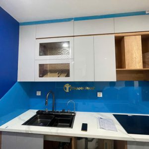 Kính Bếp Màu Xanh Nước Biển