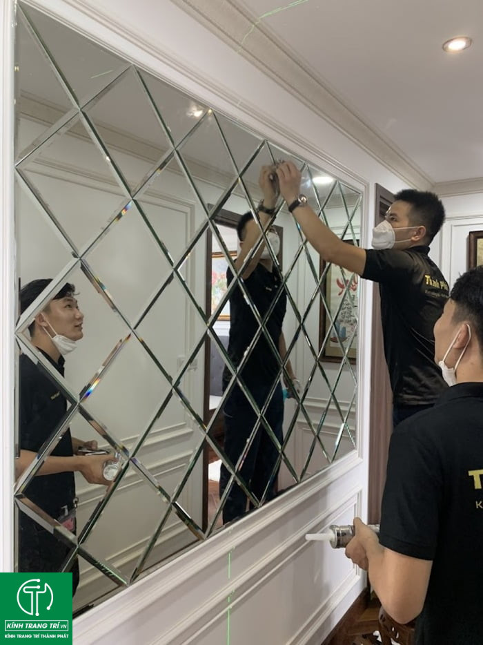 Bảo Dưỡng Gương Trang Trí