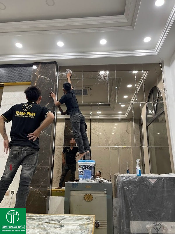 Làm Sạch Gương Bằng Nước Ngọt