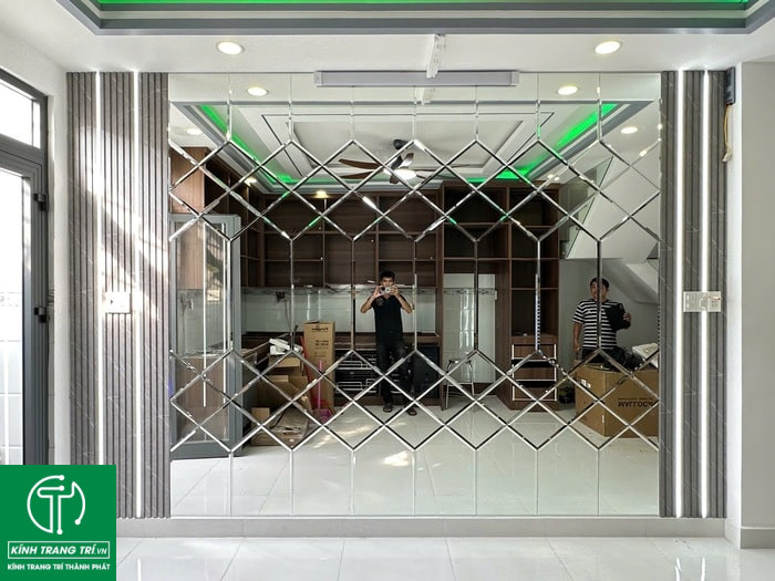 Kính Trang Trí Quận 11
