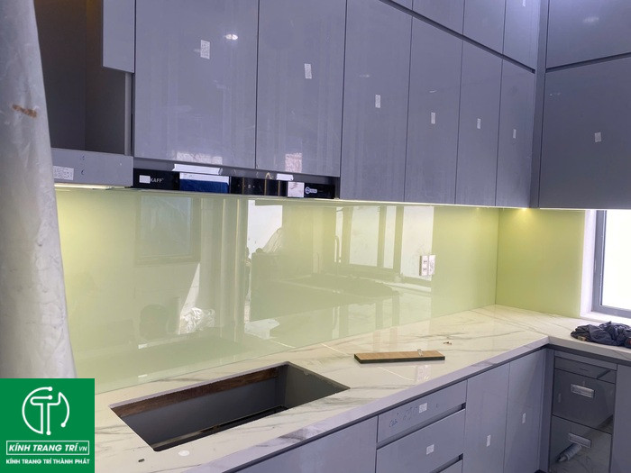 Quy Trình Gia Công Lắp đặt Kính ốp Bếp