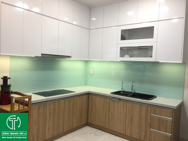 Tư Vấn Chọn Kính Bếp Hợp Phong Thủy