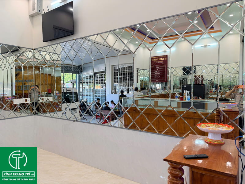 Gương Dán Tường Tiệm Vàng